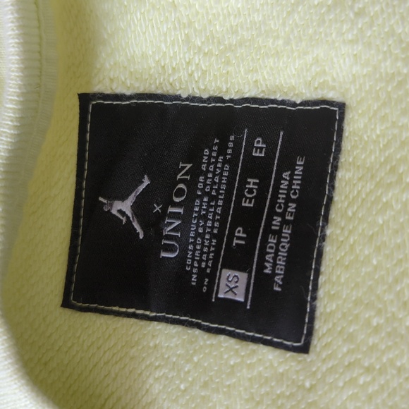 Jordan x Union 2.0 Flight Crew Neck Long Sleeve In Pale Yellow - Picture 6 of 11